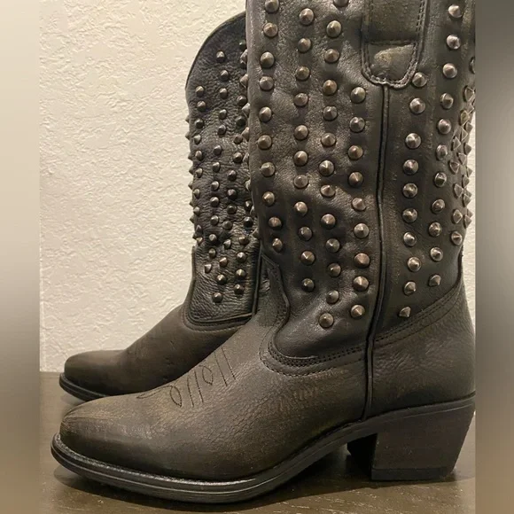 NWOT Steve Madden ✨ Studded Dark Brown 🤎Hayward Western 🤠 Heeled Boots 👢 - Picture 6 of 8